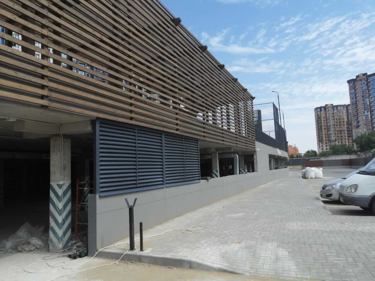 Астрахань. Жалюзи эко-З. Серый графит 2-стр. Заполнение на 1 этаже парковки фото 4