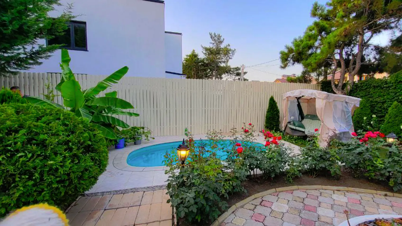 Фото Палисадник из штакетника Узкий RAL1015 Слоновая Кость двусторонний